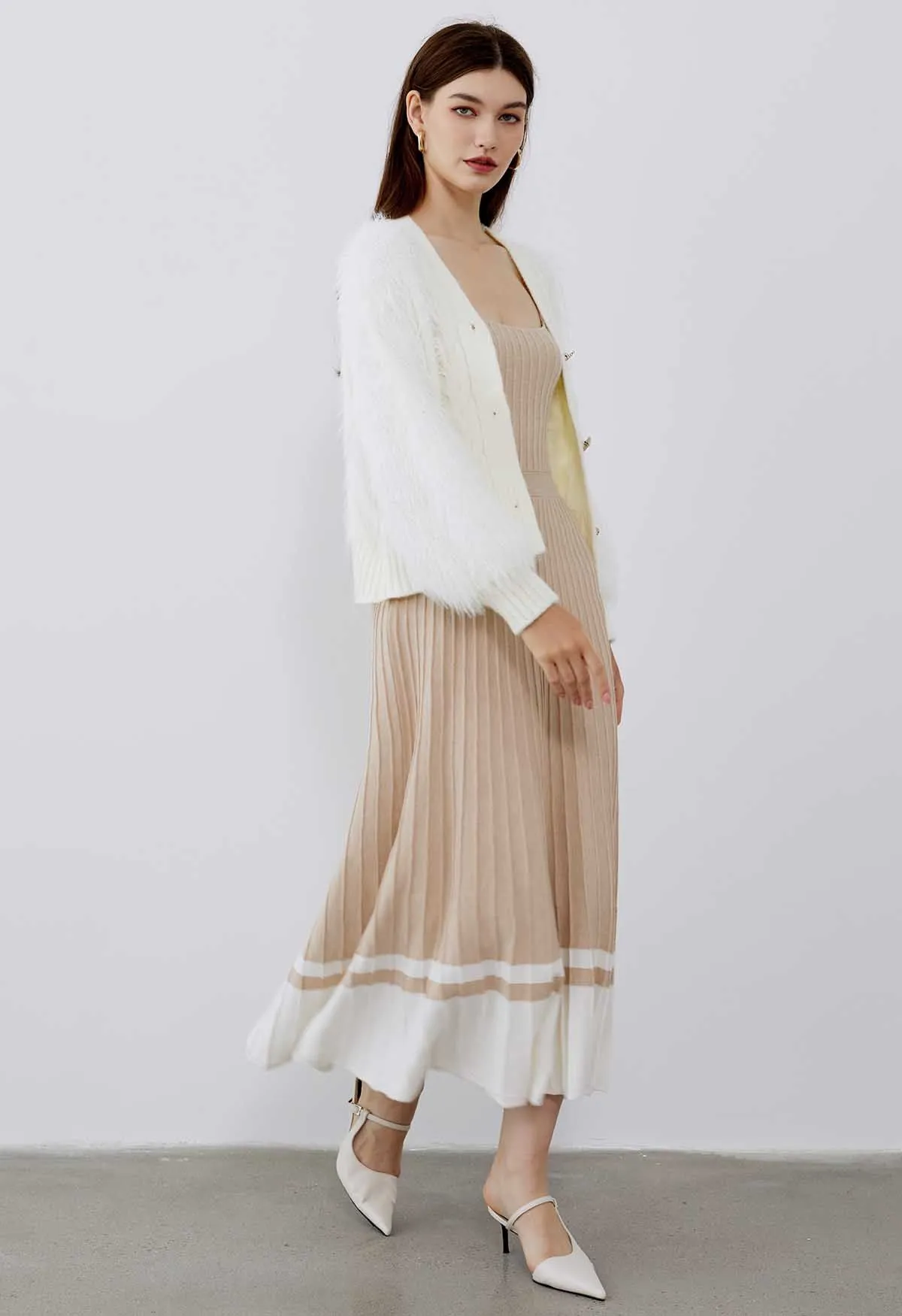Softness-Cardigan mit Knöpfen aus Kunstfell in Creme